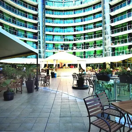 F 207 Del Sol - просторно студио с кухня и паркомясто Apartment *