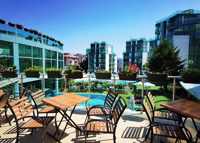 F 207 Del Sol - просторно студио с кухня и паркомясто Апартамент Приморско