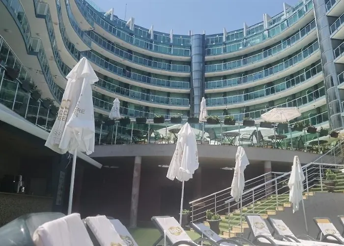 F 207 Del Sol - просторно студио с кухня и паркомясто Апартамент