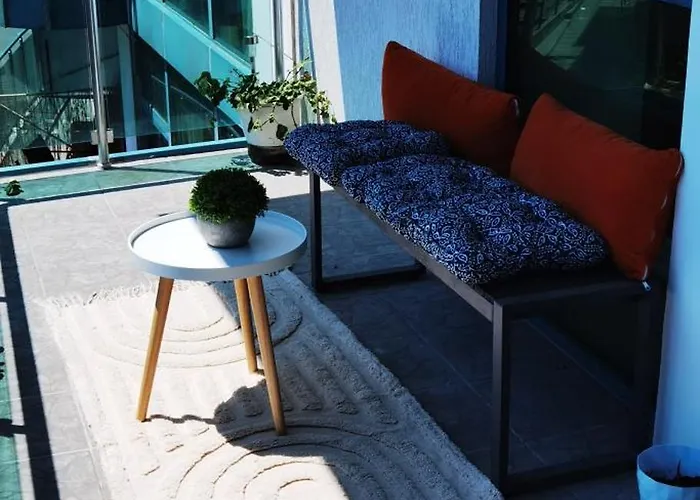 F 207 Del Sol - просторно студио с кухня и паркомясто Приморско