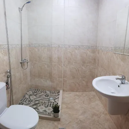 F 207 Del Sol - просторно студио с кухня и паркомясто Διαμέρισμα *