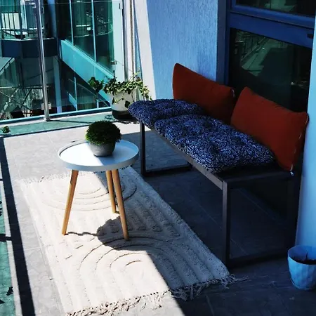 F 207 Del Sol - просторно студио с кухня и паркомясто Πριμόρσκο