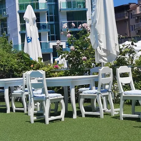 F 207 Del Sol - просторно студио с кухня Apartamento
