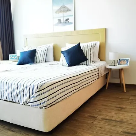 F 207 Del Sol - просторно студио с кухня и паркомясто Διαμέρισμα *