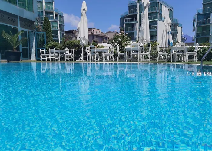 F 207 Del Sol - просторно студио с кухня بريمورسكو